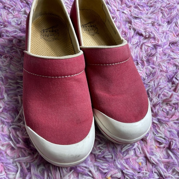 Dansko Vegan Red Canvas Slip Resistant Clogs Women's Shoes Size 40 EUR - Picture 3 of 9